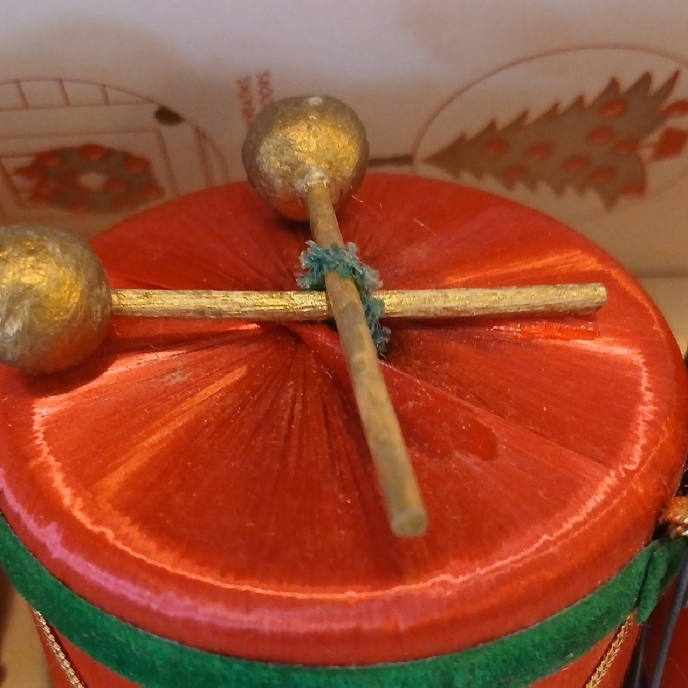 Vintage Christmas Drum Ornaments - Picture 6 of 15